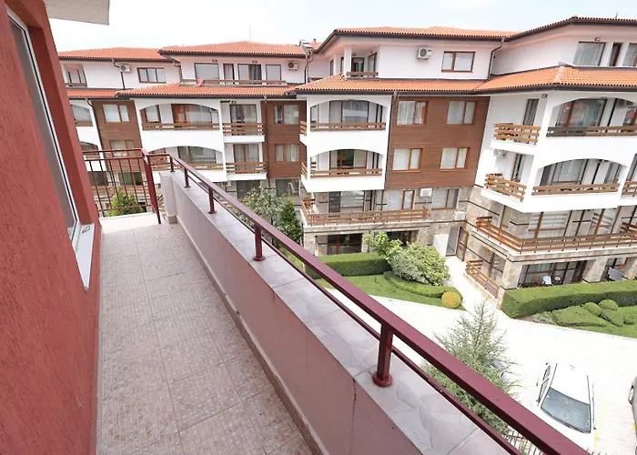 Privilege Apartment *